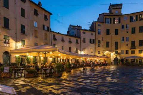 Il-comune-di-Lucca-ha-approvato-il-nuovo-piano-per-la-mobilità-elettrica
